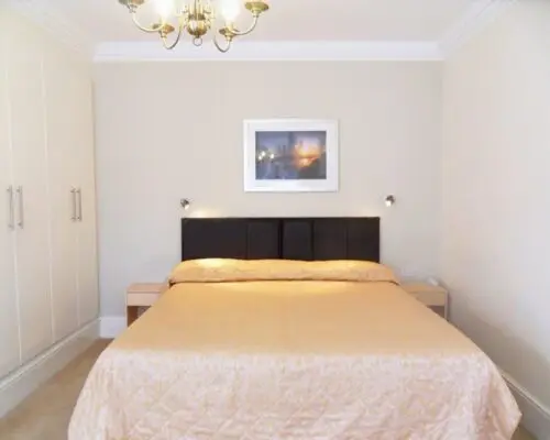 Room 4 - king size bed (or a twin bed).