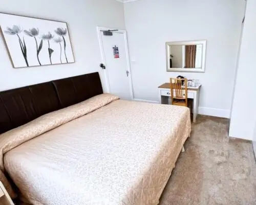 Room 5 - King size or twin bed